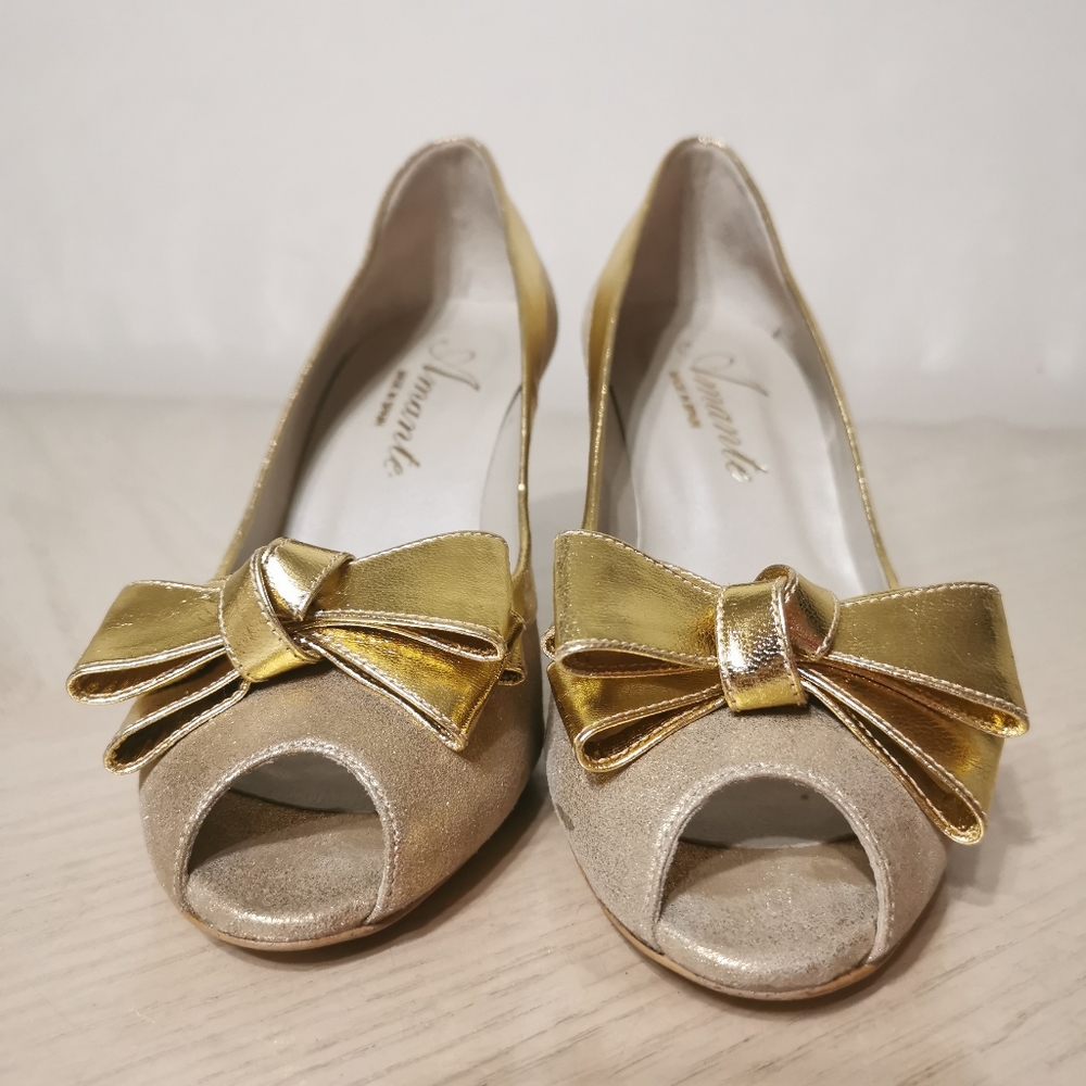 Amante Open Toe Pumps